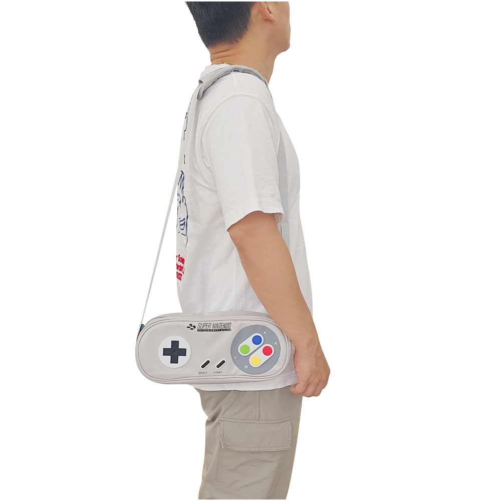닌텐도 스위치 가방 숄더백 레트로 슈퍼 패미컴 패드 디자인